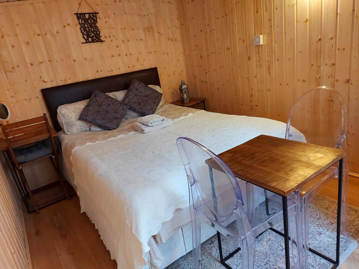 Pretty Studio With A Private Terrace Лондон Екстериор снимка
