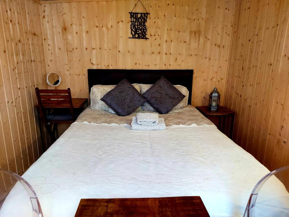 Pretty Studio With A Private Terrace Лондон Екстериор снимка